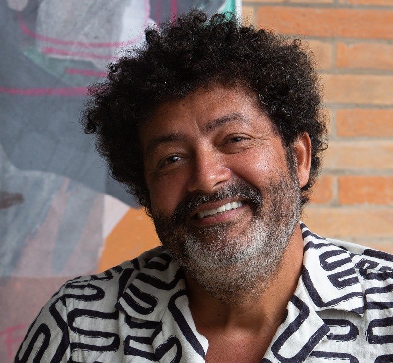 Mostra “Liquid Cities” expõe obras do brasileiro Gerson Fogaça na conceituada Sanger Gallery nos EUA