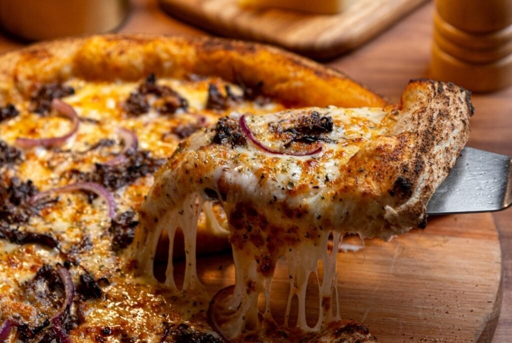 Dia da Pizza: tradição centenária ganha ainda mais sabor e promoção especial em Fortaleza