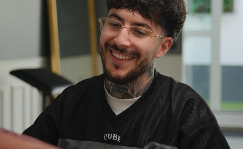 Tatuagem exige rigor técnico para preservar a arte permanente