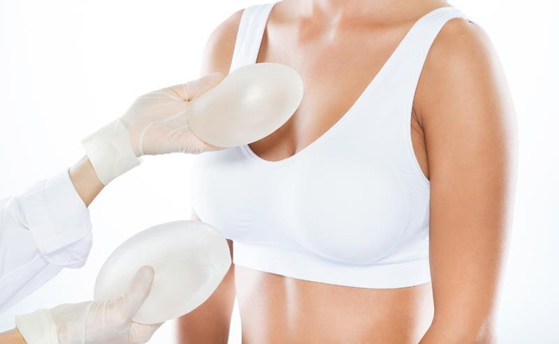 Dr. Octávio Curi Frascareli: Prótese de silicone: quando a cirurgia vai além do volume e busca harmonia