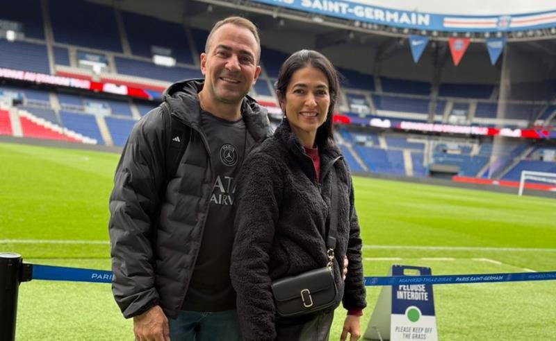Empresário Roberto França Abrão une compromissos profissionais e paixão pelo futebol em viagem à França