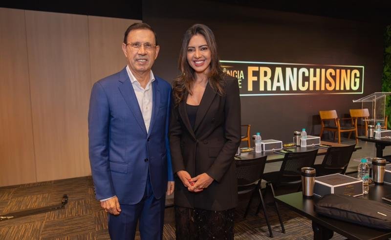 Carlos Wizard lidera Conferência Nacional de Franchising e reúne empresários em São Paulo