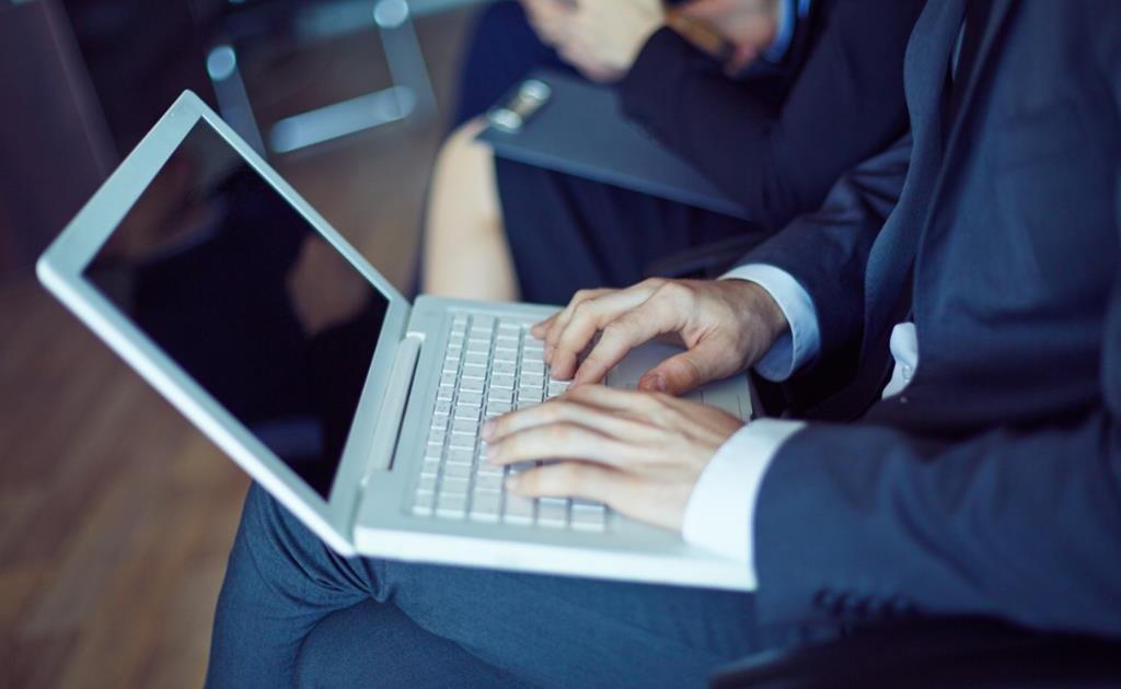 Ataques voltam a explorar redes corporativas e expõem fragilidade da segurança em camadas nas empresas, aponta estudo