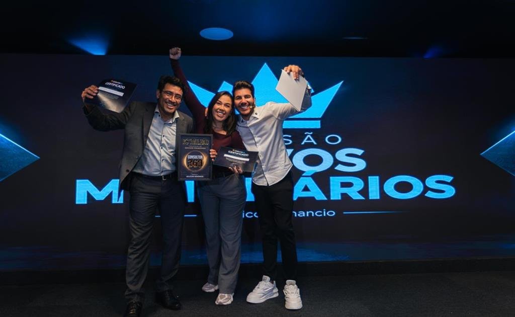 Cleber Magno e Juliana Kamenach impulsionam a Evoluir Soluções Financeiras e recebem reconhecimento por faturamento superior a R$ 1 milhão no primeiro trimestre