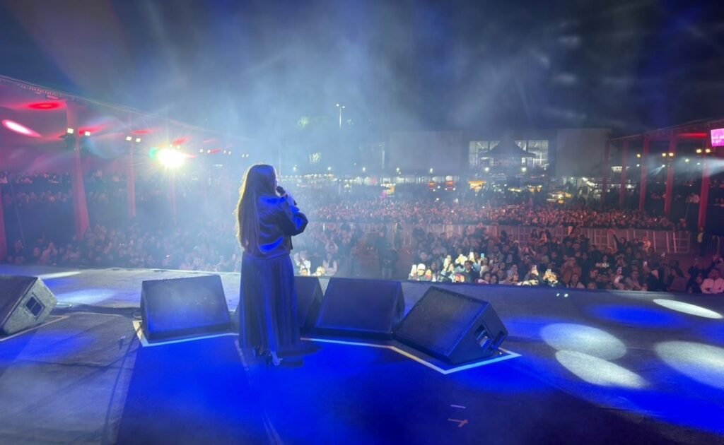 Orquídea Fest Poá 2026 reúne grande público e recebe Sarah Farias e Eyshila na abertura