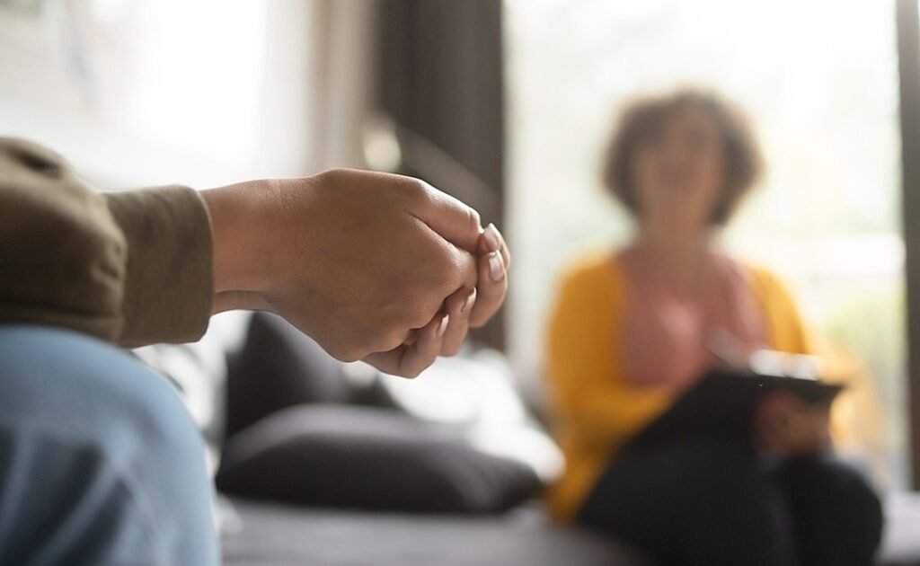 Nem toda dor faz barulho: escutar pode ser o primeiro cuidado em saúde mental
