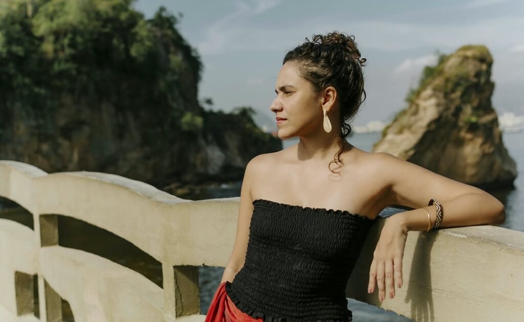 Naiara Martins celebra os sons do Brasil em seu novo show, no Acaso Cultural, em Botafogo